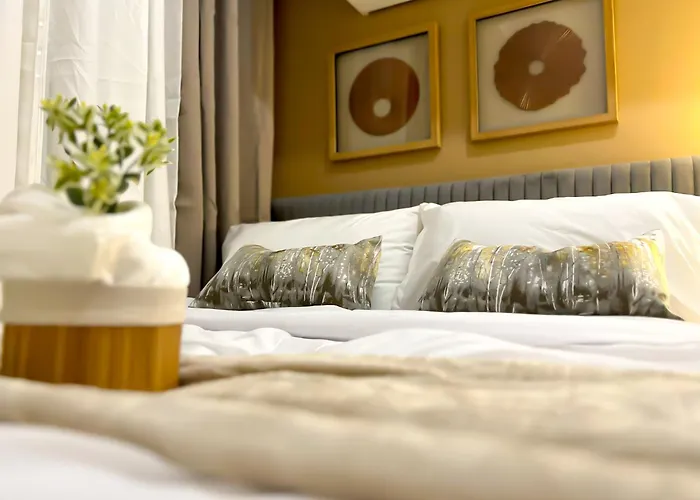 Stylish Wifi & Netflix S Res A1116 Apartment